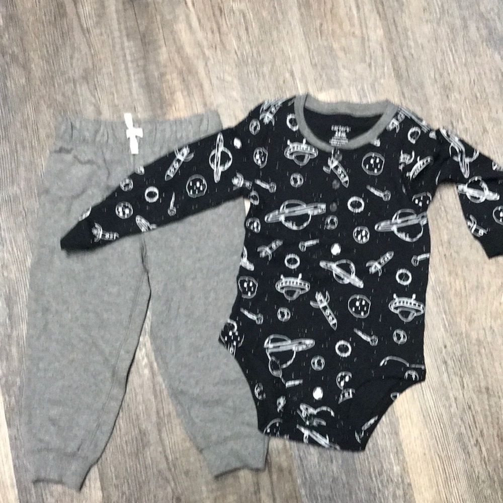 NWT Carter’s Boys sweats and onesie size 24 Mo 🚀